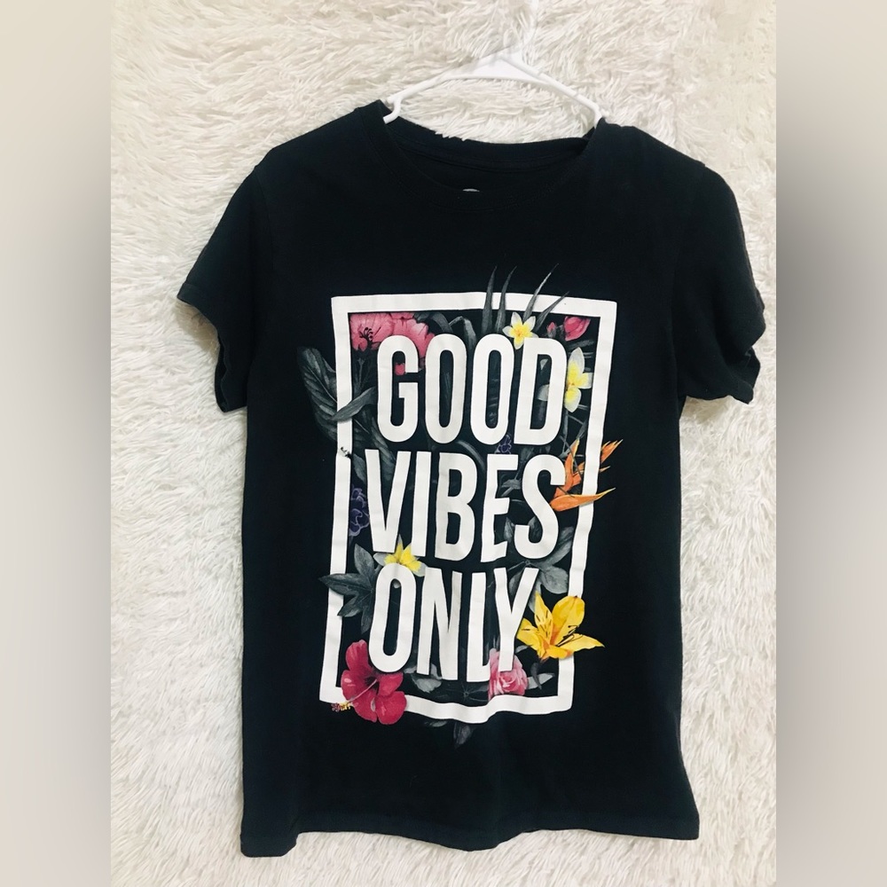 Black logo tshirt